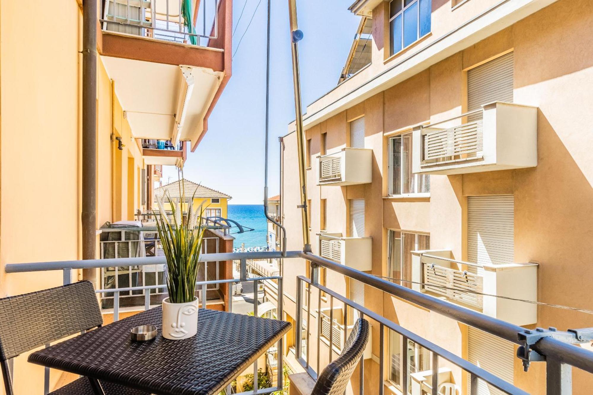 'Nature Home' 30Mt Sea -Central Station -Netflix Pietra Ligure Buitenkant foto